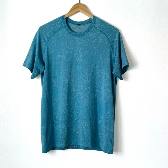 Lululemon Men’s Short Sleeve NWOT - Picture 2 of 4